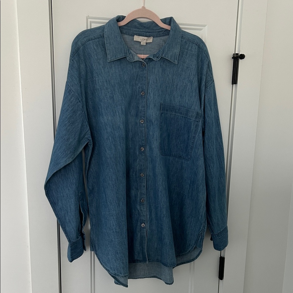 LOFT Chambray Oversized Button-Up Pocket Shirt, NWT - Picture 4 of 9